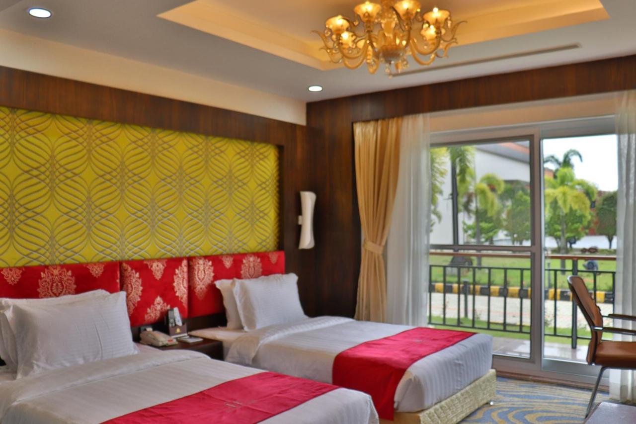 Hotel Mechi Crown Kakarvitta Εξωτερικό φωτογραφία