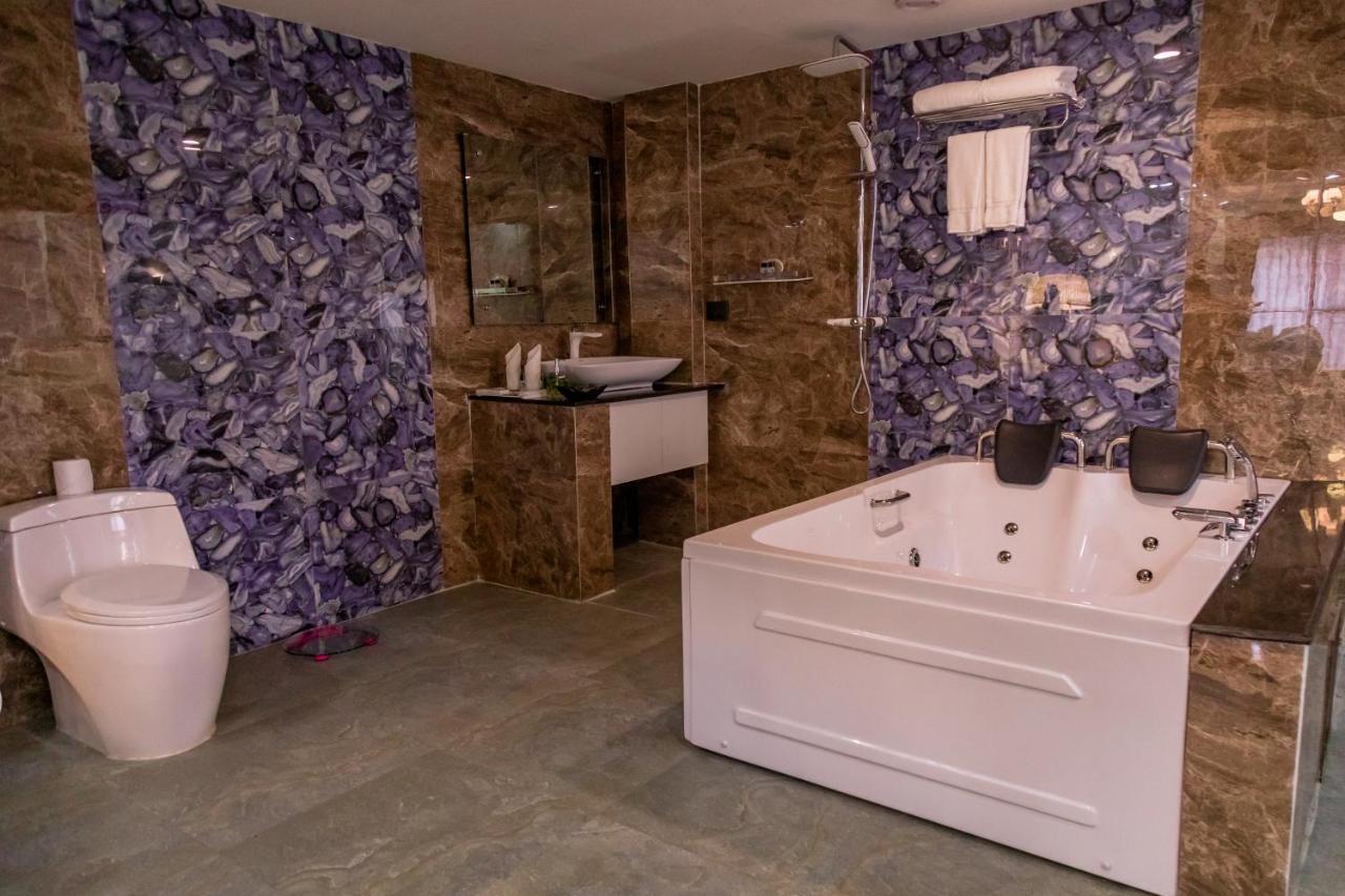 Hotel Mechi Crown Kakarvitta Εξωτερικό φωτογραφία