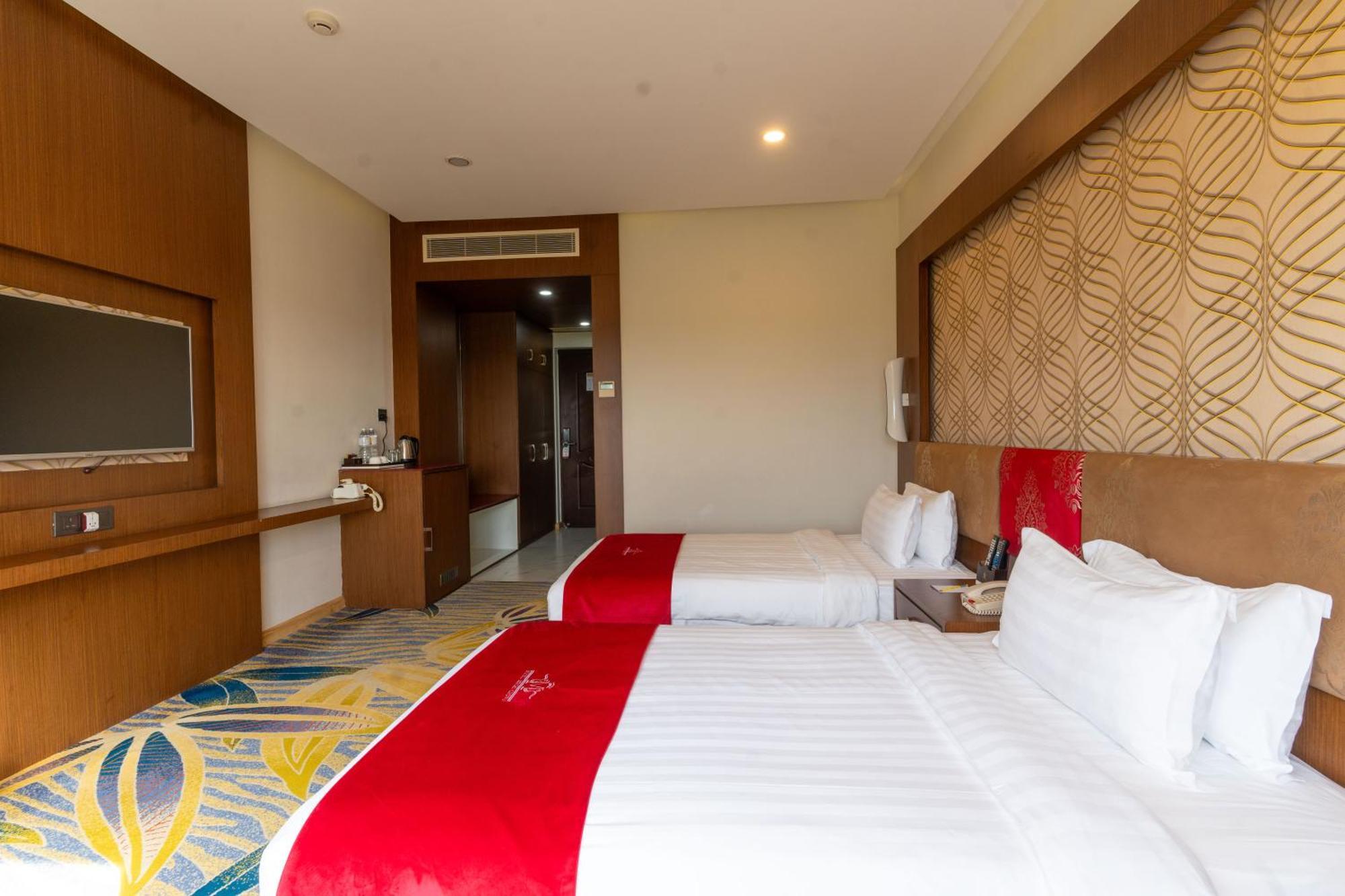 Hotel Mechi Crown Kakarvitta Εξωτερικό φωτογραφία