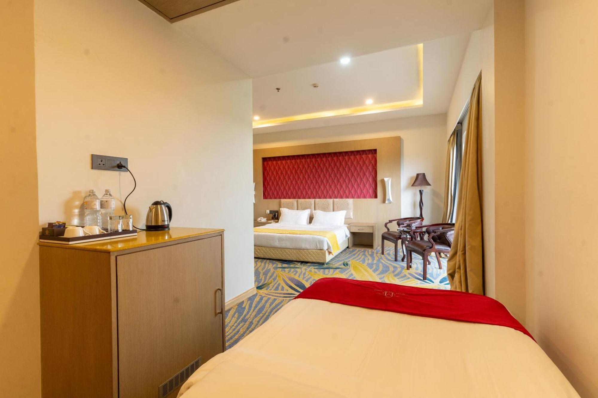 Hotel Mechi Crown Kakarvitta Εξωτερικό φωτογραφία