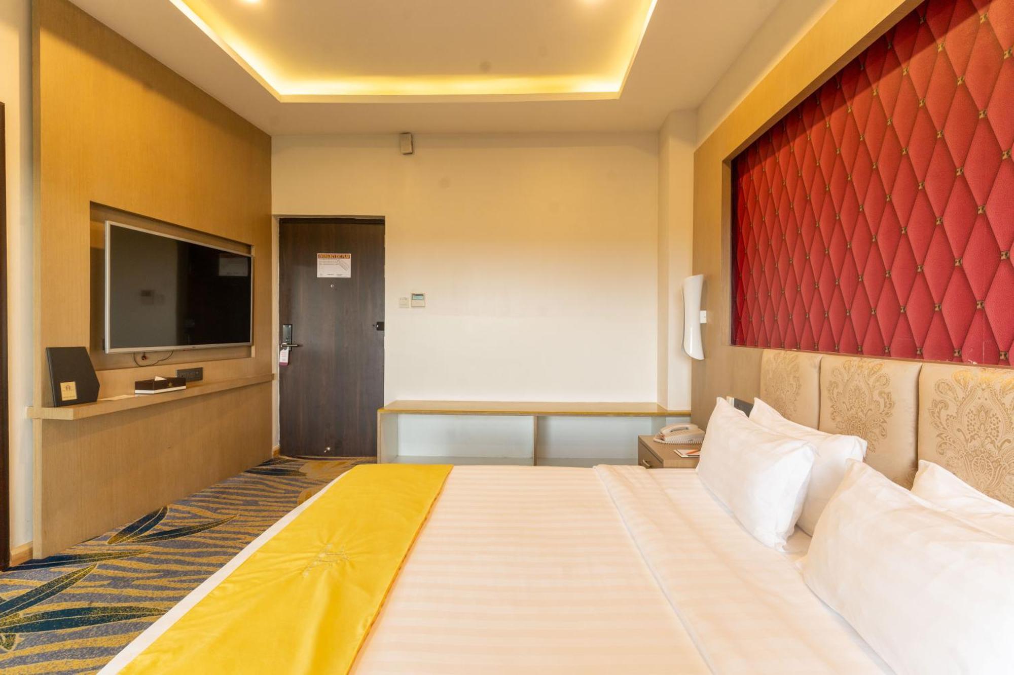 Hotel Mechi Crown Kakarvitta Εξωτερικό φωτογραφία