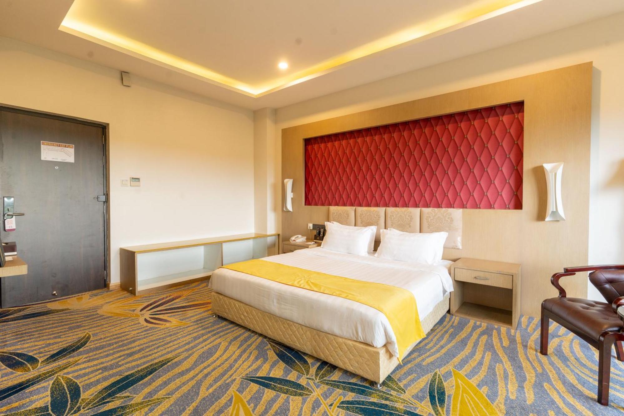 Hotel Mechi Crown Kakarvitta Εξωτερικό φωτογραφία