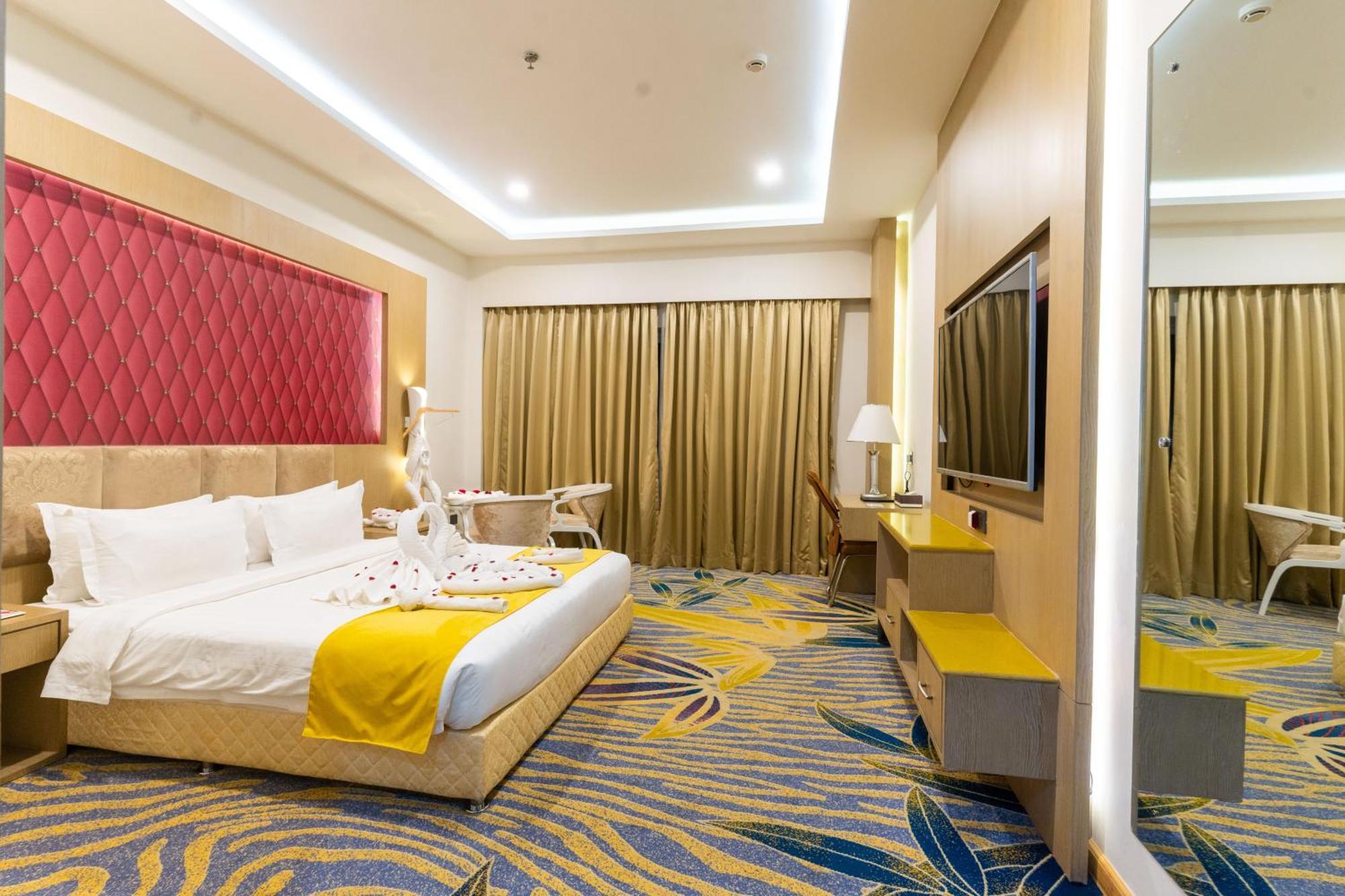 Hotel Mechi Crown Kakarvitta Εξωτερικό φωτογραφία
